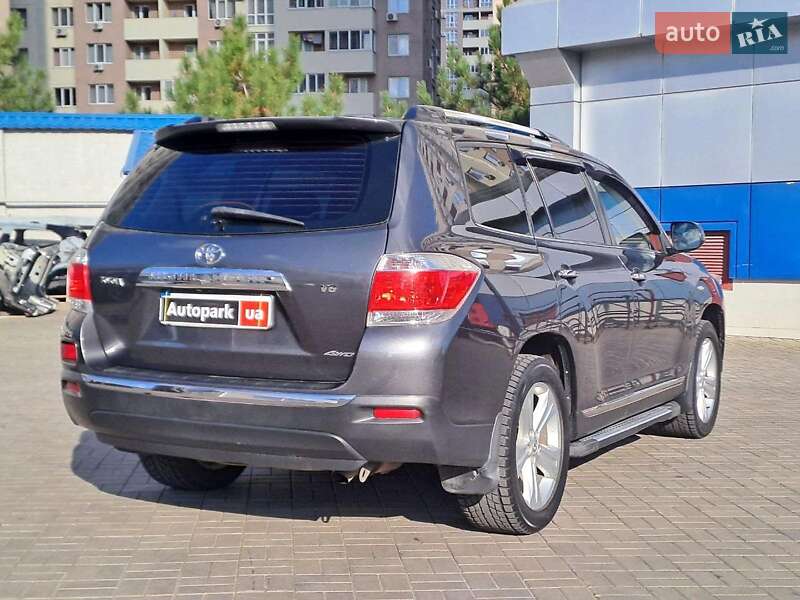 Внедорожник / Кроссовер Toyota Highlander 2013 в Одессе