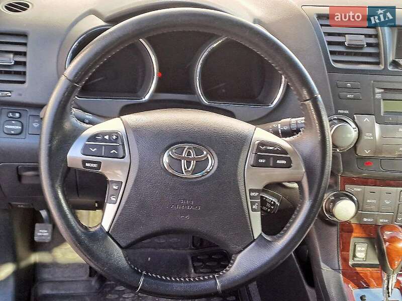 Внедорожник / Кроссовер Toyota Highlander 2013 в Одессе