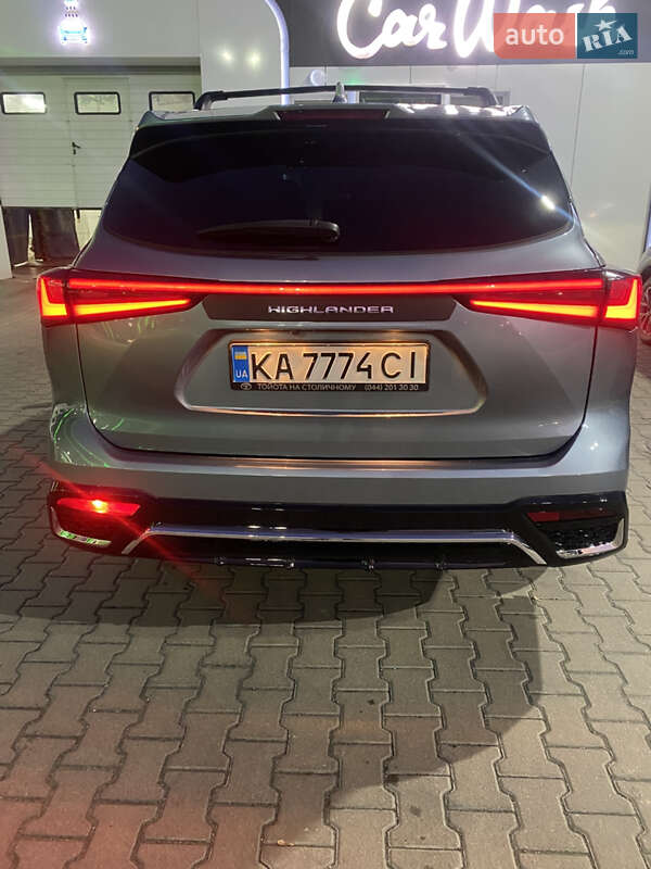 Внедорожник / Кроссовер Toyota Highlander 2022 в Киеве