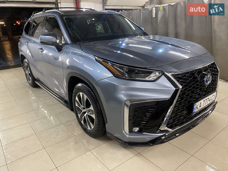Внедорожник / Кроссовер Toyota Highlander 2022 в Киеве