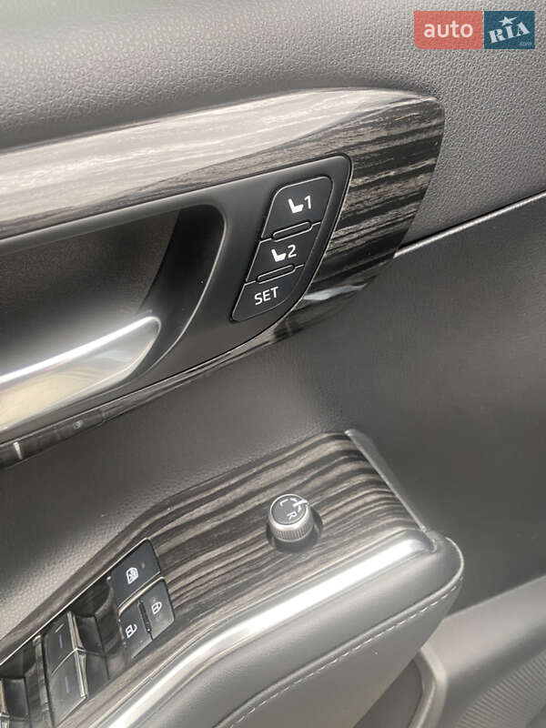 Внедорожник / Кроссовер Toyota Highlander 2022 в Киеве