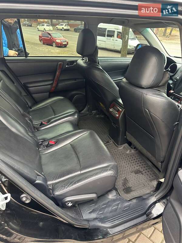 Позашляховик / Кросовер Toyota Highlander 2010 в Кривому Розі