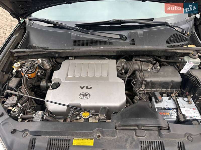 Позашляховик / Кросовер Toyota Highlander 2010 в Кривому Розі