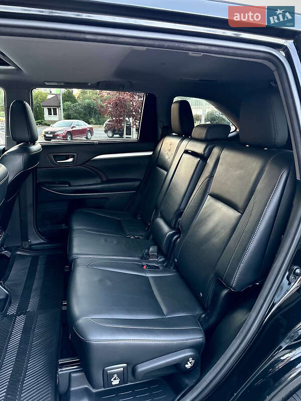 Позашляховик / Кросовер Toyota Highlander 2014 в Харкові