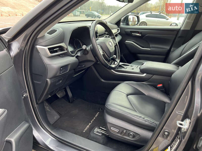 Внедорожник / Кроссовер Toyota Highlander 2020 в Киеве