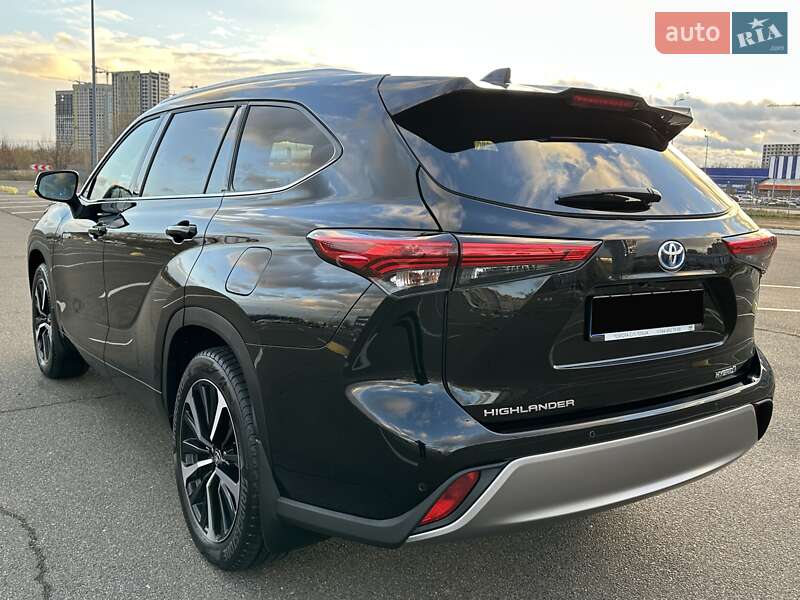 Внедорожник / Кроссовер Toyota Highlander 2021 в Киеве