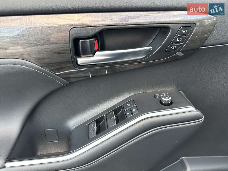 Внедорожник / Кроссовер Toyota Highlander 2021 в Киеве