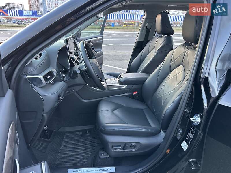 Внедорожник / Кроссовер Toyota Highlander 2021 в Киеве