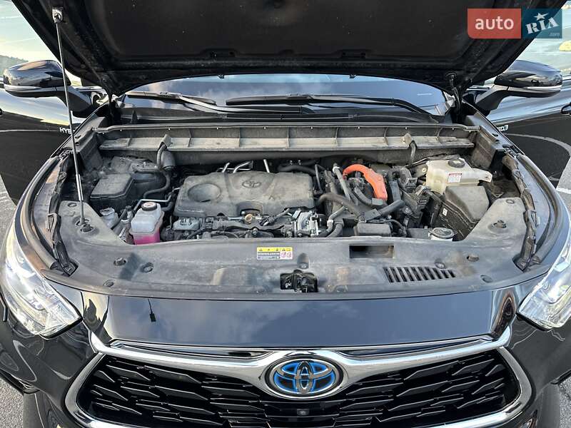 Внедорожник / Кроссовер Toyota Highlander 2021 в Киеве