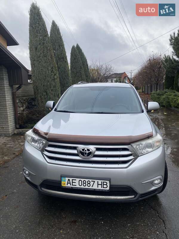 Внедорожник / Кроссовер Toyota Highlander 2012 в Днепре