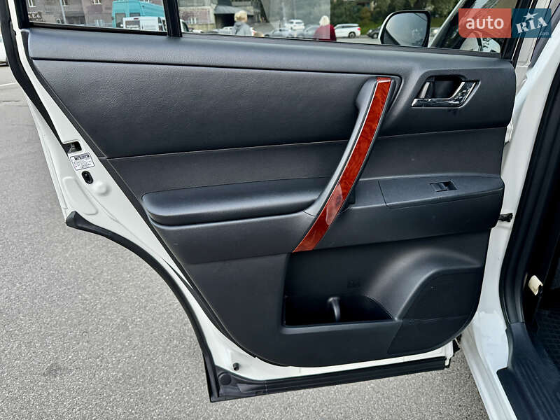 Внедорожник / Кроссовер Toyota Highlander 2012 в Киеве