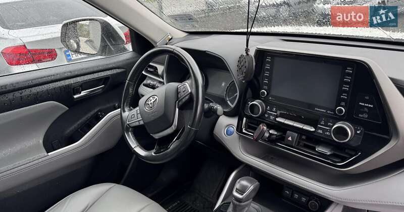 Внедорожник / Кроссовер Toyota Highlander 2020 в Ровно