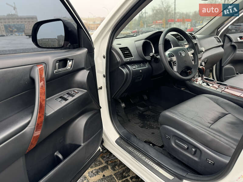 Внедорожник / Кроссовер Toyota Highlander 2012 в Харькове