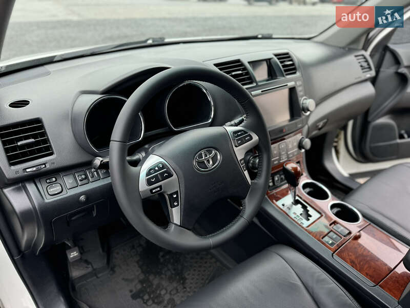Внедорожник / Кроссовер Toyota Highlander 2012 в Харькове