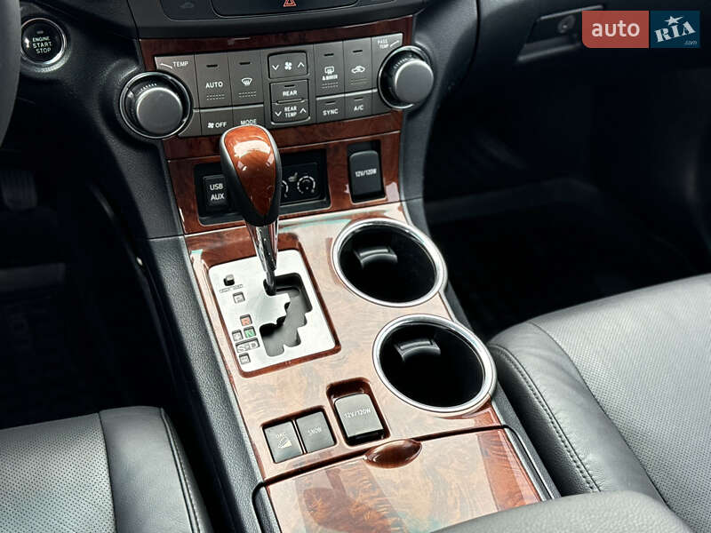 Внедорожник / Кроссовер Toyota Highlander 2012 в Харькове