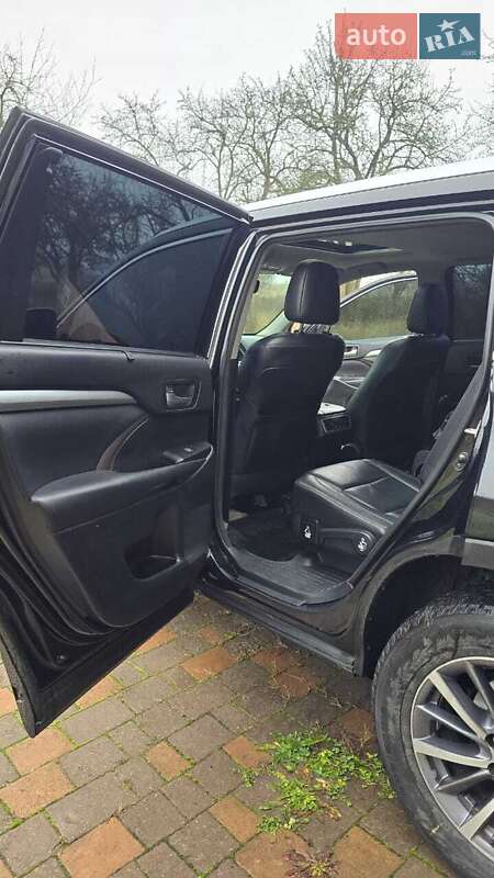 Позашляховик / Кросовер Toyota Highlander 2018 в Києві