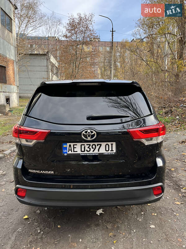 Внедорожник / Кроссовер Toyota Highlander 2017 в Днепре фото 6 Внедорожник / Кроссовер Toyota Highlander 2017 в Днепре