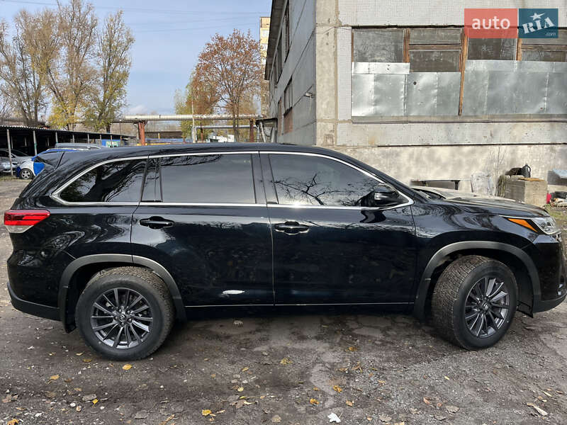 Внедорожник / Кроссовер Toyota Highlander 2017 в Днепре фото 8 Внедорожник / Кроссовер Toyota Highlander 2017 в Днепре