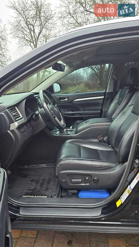 Позашляховик / Кросовер Toyota Highlander 2018 в Києві