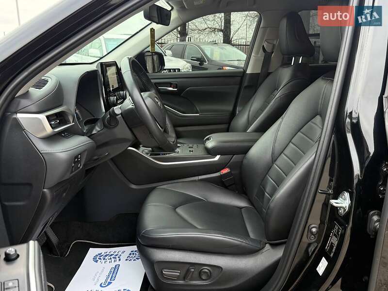 Внедорожник / Кроссовер Toyota Highlander 2023 в Киеве