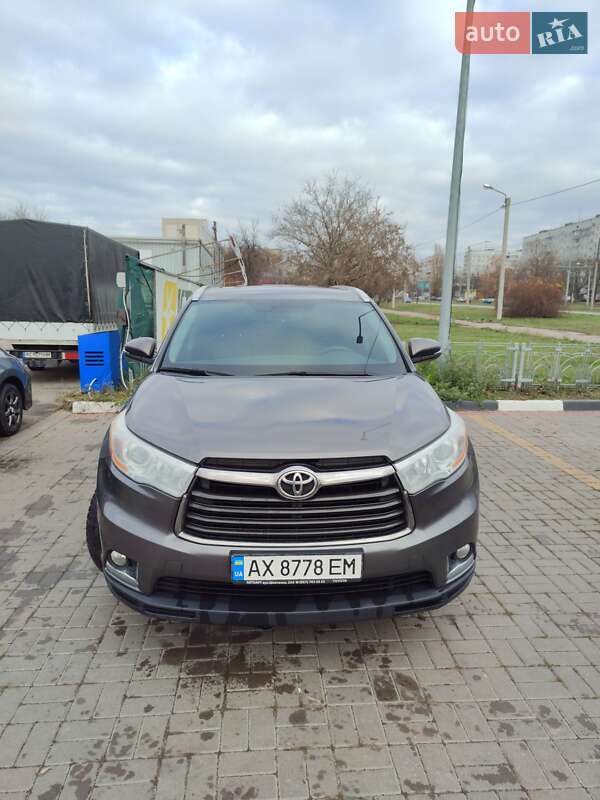 Позашляховик / Кросовер Toyota Highlander 2016 в Харкові фото 4 Позашляховик / Кросовер Toyota Highlander 2016 в Харкові