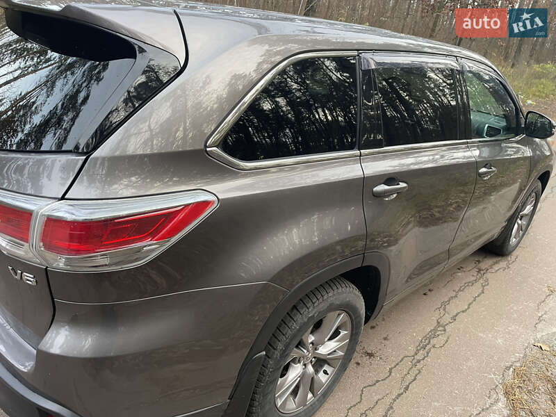 Внедорожник / Кроссовер Toyota Highlander 2014 в Броварах