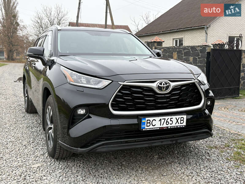 Внедорожник / Кроссовер Toyota Highlander 2020 в Луцке