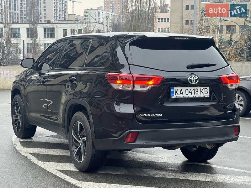 Внедорожник / Кроссовер Toyota Highlander 2018 в Киеве фото 5 Внедорожник / Кроссовер Toyota Highlander 2018 в Киеве