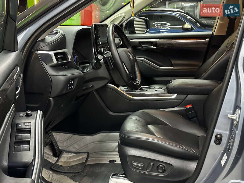 Внедорожник / Кроссовер Toyota Highlander 2020 в Киеве