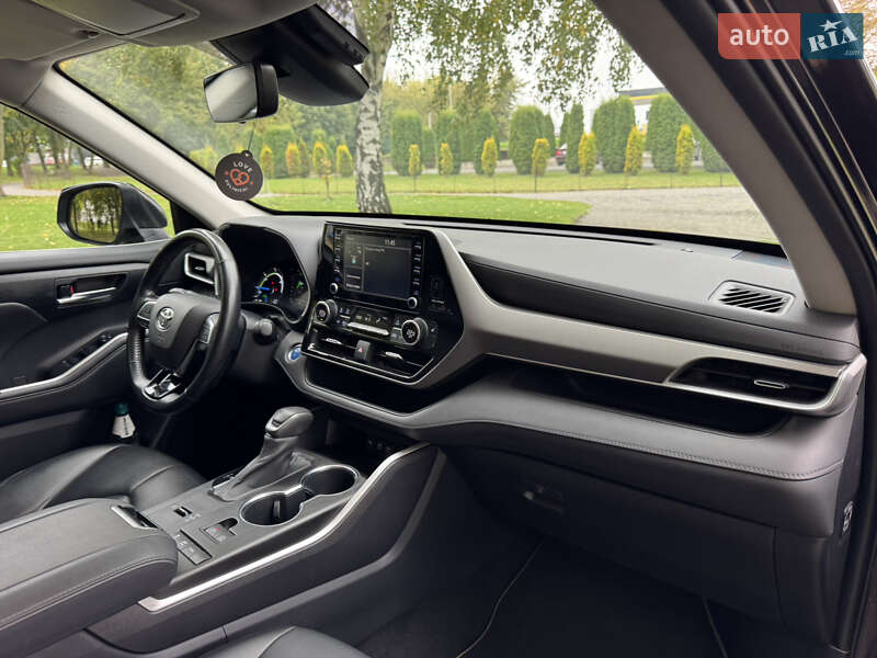 Внедорожник / Кроссовер Toyota Highlander 2021 в Хмельницком