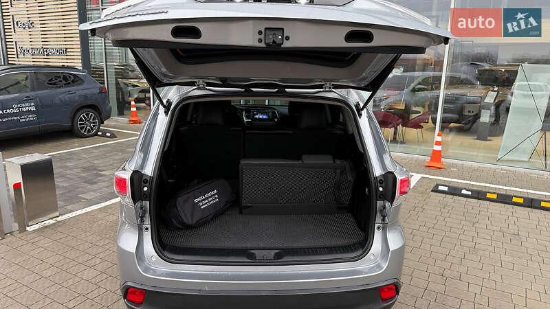 Внедорожник / Кроссовер Toyota Highlander 2014 в Ровно