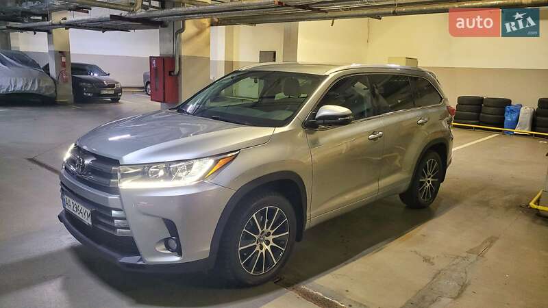 Внедорожник / Кроссовер Toyota Highlander 2017 в Киеве фото Внедорожник / Кроссовер Toyota Highlander 2017 в Киеве