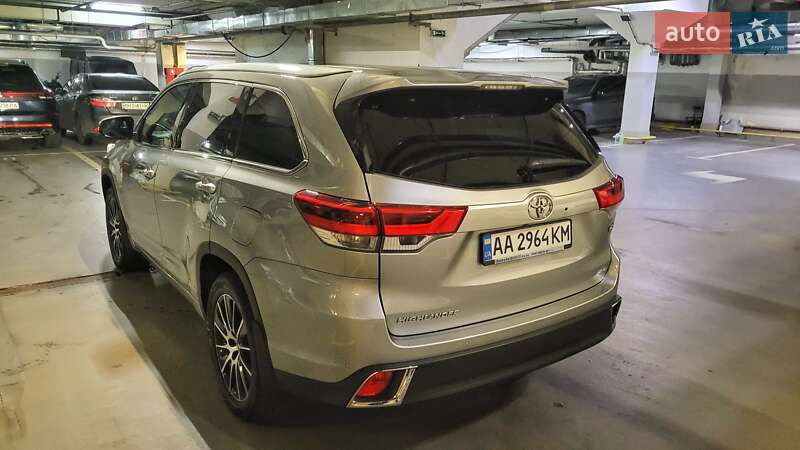 Внедорожник / Кроссовер Toyota Highlander 2017 в Киеве фото 9 Внедорожник / Кроссовер Toyota Highlander 2017 в Киеве