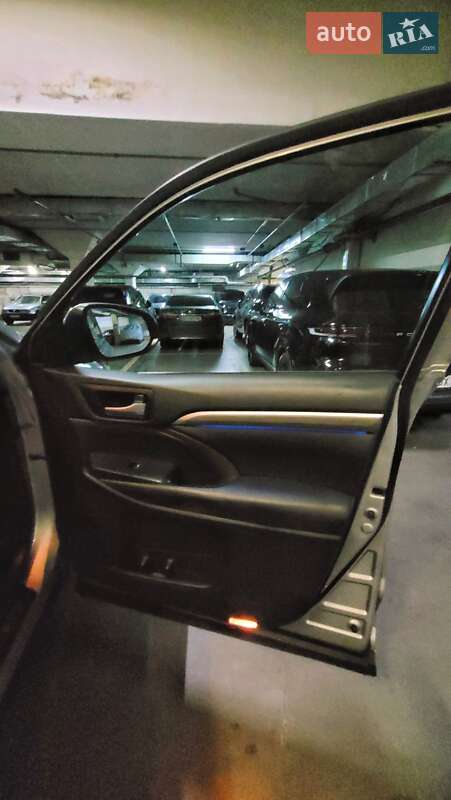 Внедорожник / Кроссовер Toyota Highlander 2017 в Киеве фото 31 Внедорожник / Кроссовер Toyota Highlander 2017 в Киеве