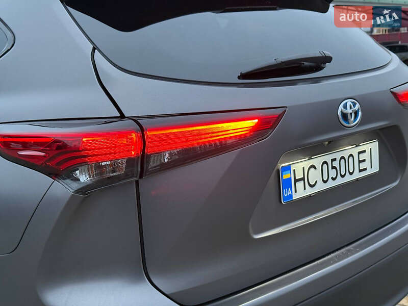Позашляховик / Кросовер Toyota Highlander 2021 в Львові