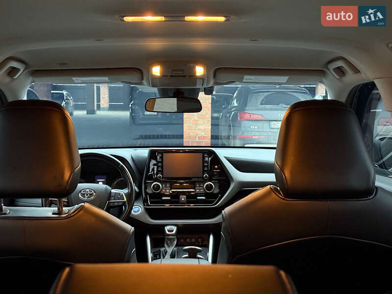 Позашляховик / Кросовер Toyota Highlander 2021 в Львові