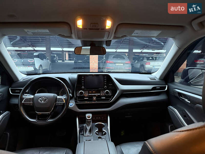 Позашляховик / Кросовер Toyota Highlander 2021 в Львові