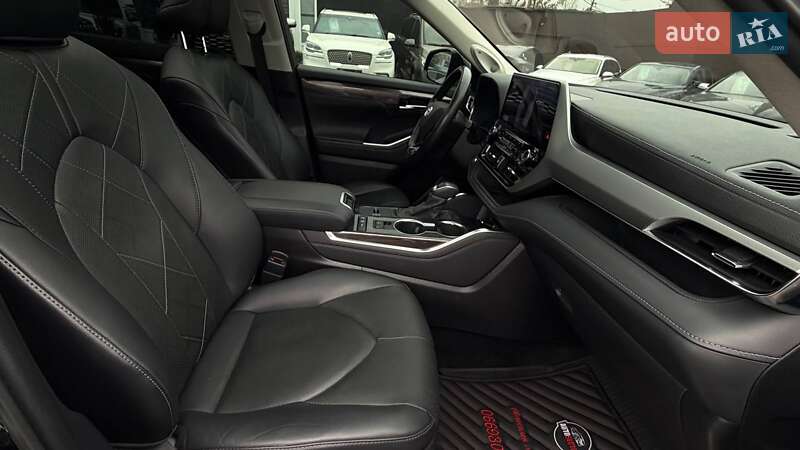 Позашляховик / Кросовер Toyota Highlander 2020 в Харкові фото 24 Позашляховик / Кросовер Toyota Highlander 2020 в Харкові