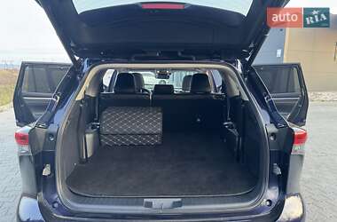 Внедорожник / Кроссовер Toyota Highlander 2022 в Ужгороде