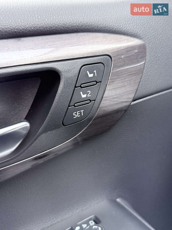 Внедорожник / Кроссовер Toyota Highlander 2021 в Киеве