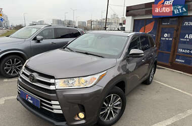Позашляховик / Кросовер Toyota Highlander 2018 в Києві