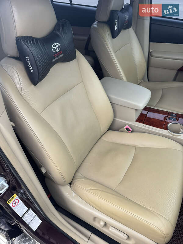 Внедорожник / Кроссовер Toyota Highlander 2012 в Полтаве фото 16 Внедорожник / Кроссовер Toyota Highlander 2012 в Полтаве