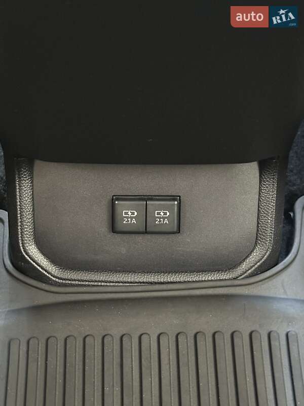 Позашляховик / Кросовер Toyota Highlander 2020 в Білогородці