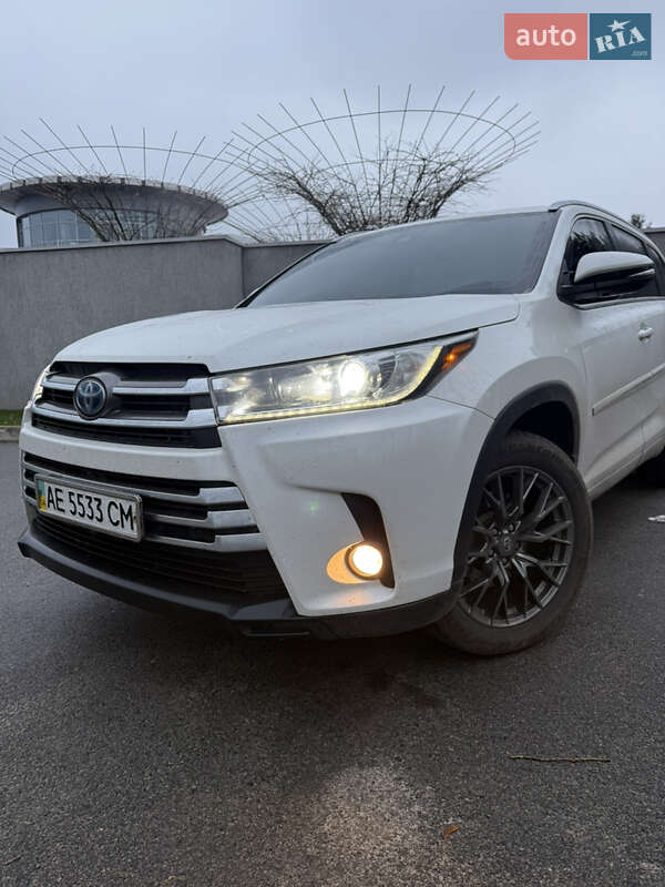 Внедорожник / Кроссовер Toyota Highlander 2017 в Днепре фото Внедорожник / Кроссовер Toyota Highlander 2017 в Днепре