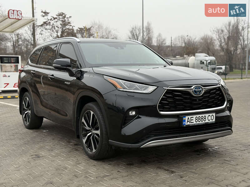 Toyota Highlander 2021