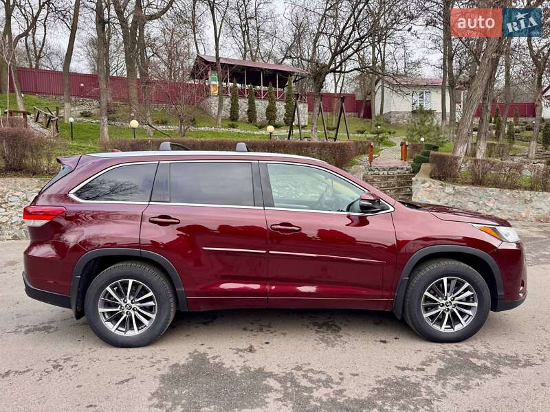 Внедорожник / Кроссовер Toyota Highlander 2018 в Кропивницком фото 24 Внедорожник / Кроссовер Toyota Highlander 2018 в Кропивницком