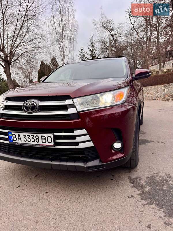 Внедорожник / Кроссовер Toyota Highlander 2018 в Кропивницком фото 12 Внедорожник / Кроссовер Toyota Highlander 2018 в Кропивницком