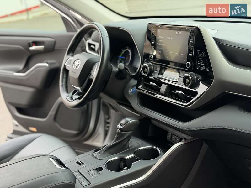 Позашляховик / Кросовер Toyota Highlander 2021 в Дніпрі