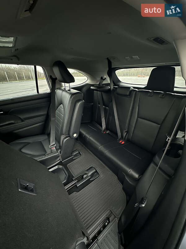 Позашляховик / Кросовер Toyota Highlander 2021 в Вінниці