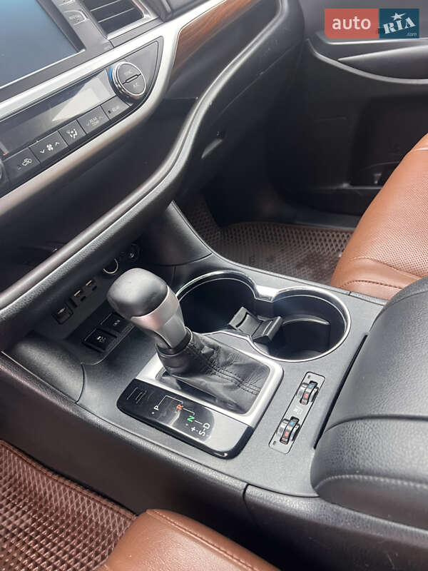 Внедорожник / Кроссовер Toyota Highlander 2019 в Виннице